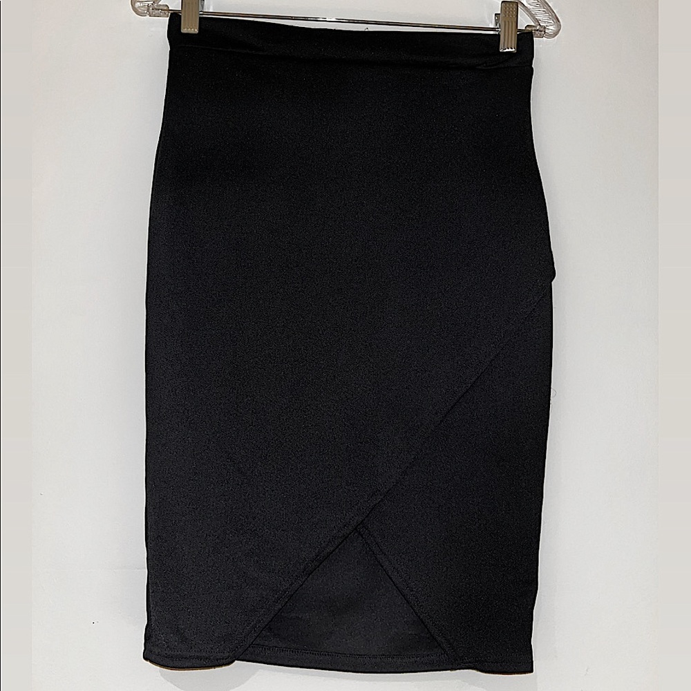 PrettyLittleThing Black Skirt